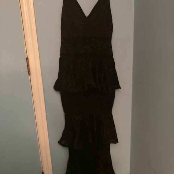 Black lace dress - Picture 2 of 11